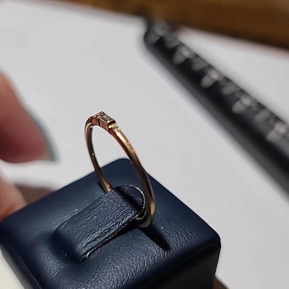 14KT yellow gold and diamond ring - Picture 4 of 7